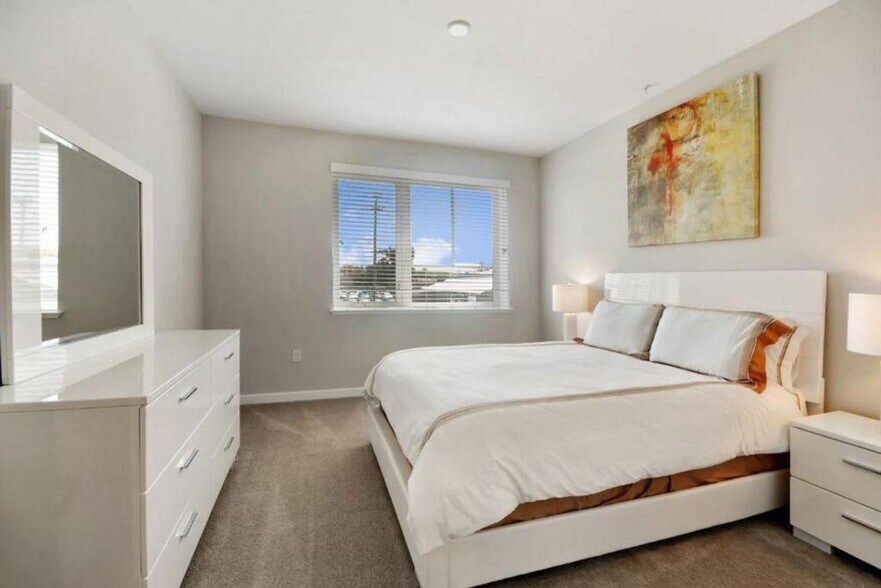 Building Photo - 3639 Haven Ave