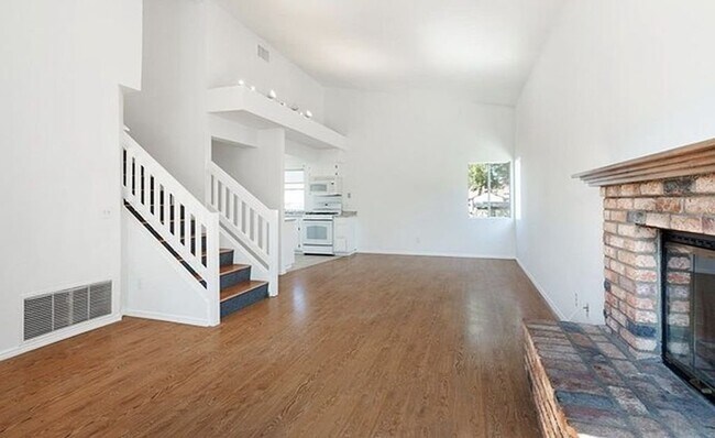 Building Photo - 931 H St