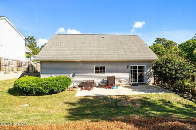 Building Photo - 5 Adams Cir