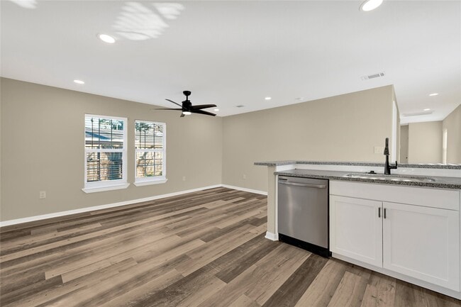 Building Photo - 7814 Avenue F