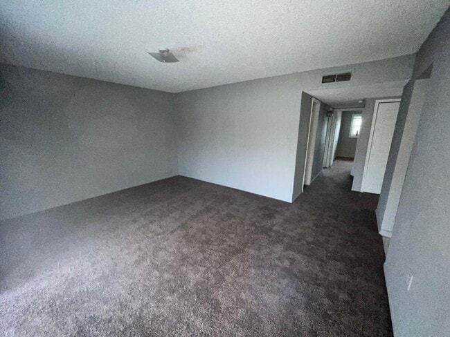 Building Photo - Spacious 3 Bed/2 Bath Condo on Las Palmas ...