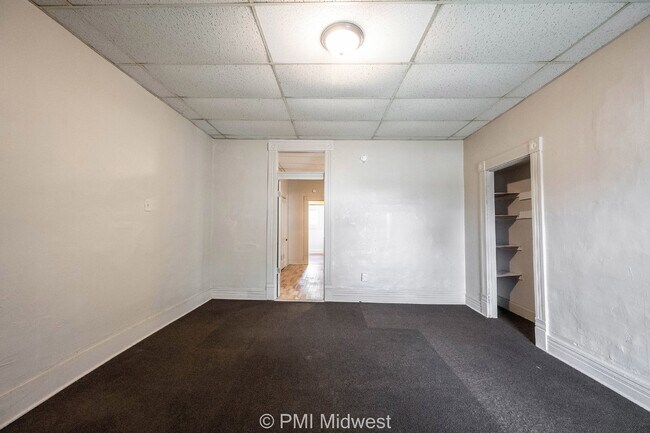 Building Photo - 632 S State St