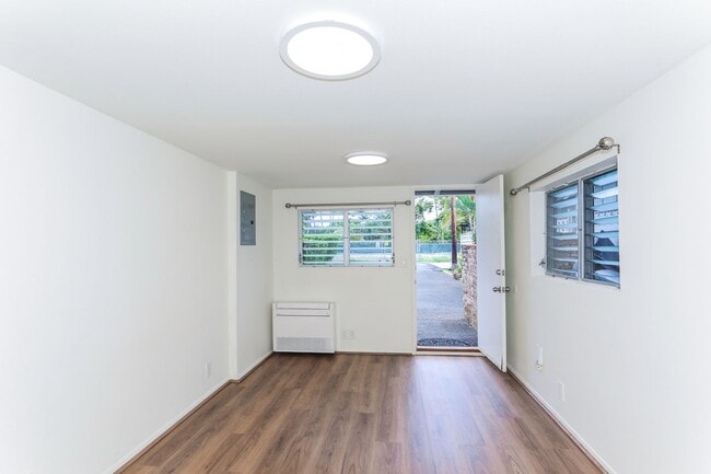 Building Photo - Kahala Avenue Beachside - remodeled 2 bedroom, 1 bath with Luxury Vinyl Plank Flooring