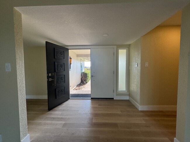 Building Photo - VAILABLE NOW! G O R G E O U S Single Story 3 Bed 2 Bath with Pool