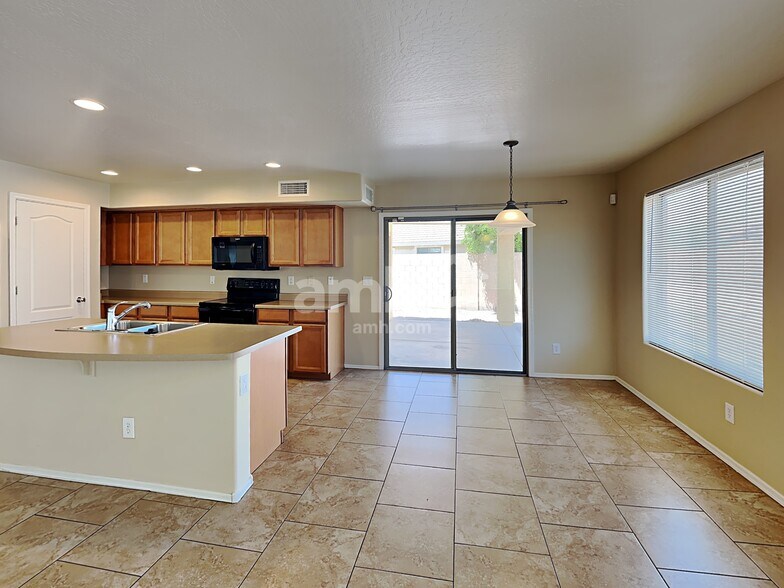 Building Photo - 25768 W Ashley Dr