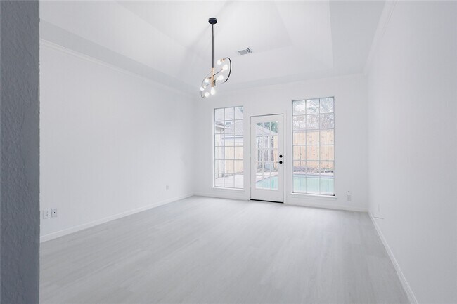 Building Photo - 17527 Sandy Cliffs Dr