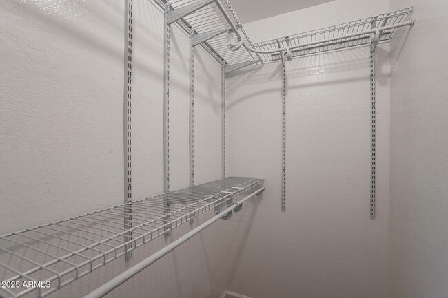 Building Photo - 6206 E Glencove St