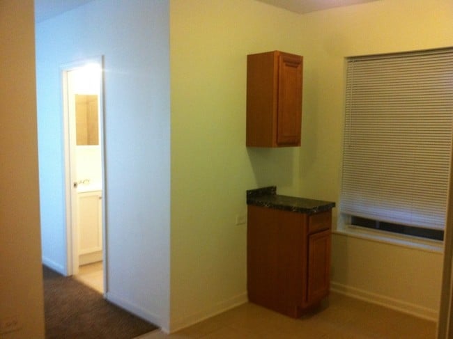 Kitchen - Chatham Apartments