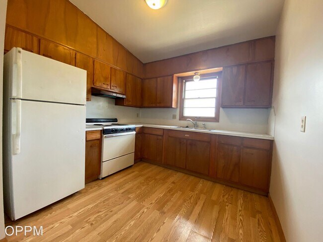 Building Photo - 506 E Pierce St