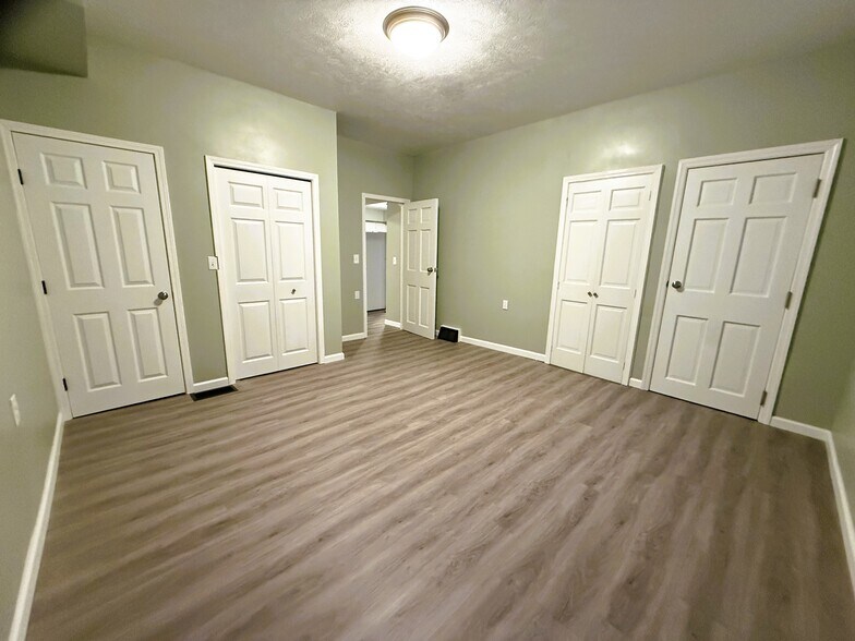 Building Photo - 412 Depot St