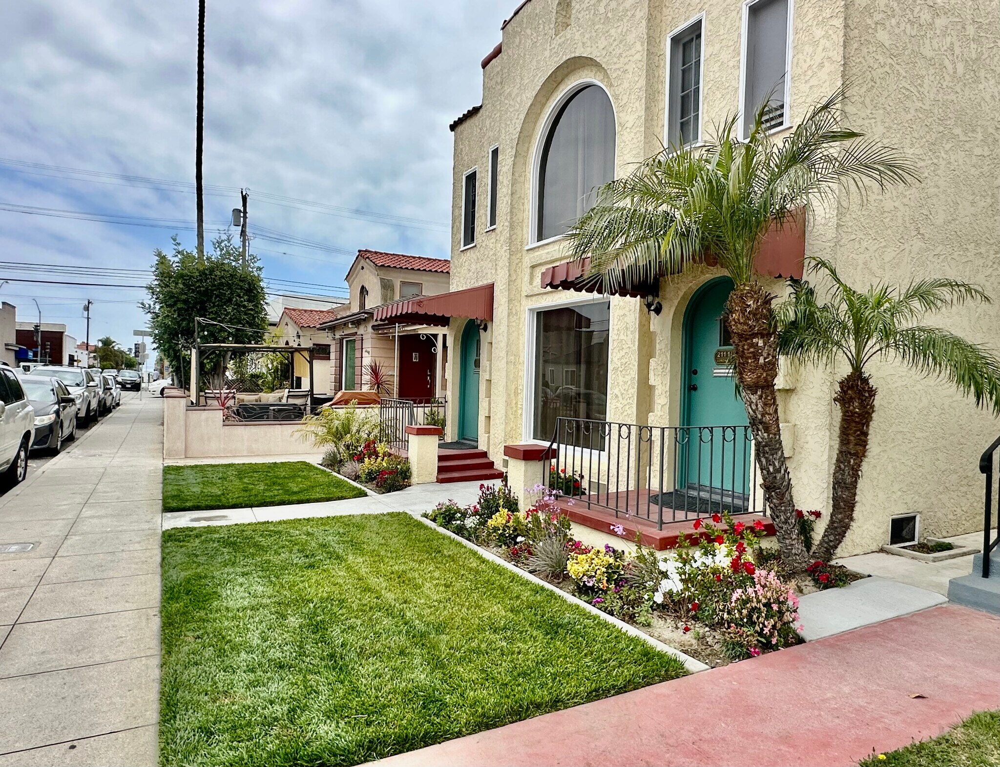Building Photo - 211 Corona Ave