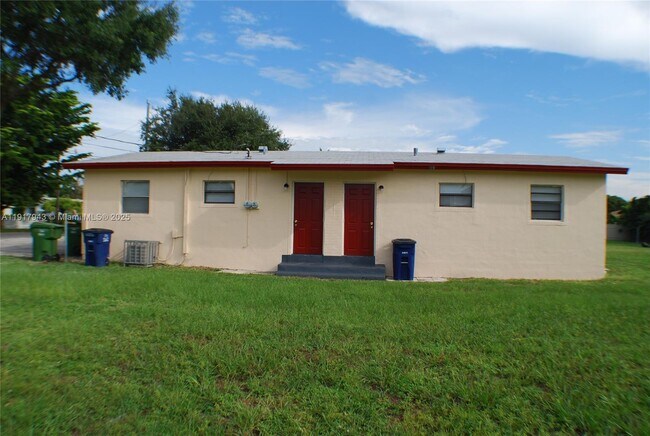 Building Photo - 300 NW 5th Terrace