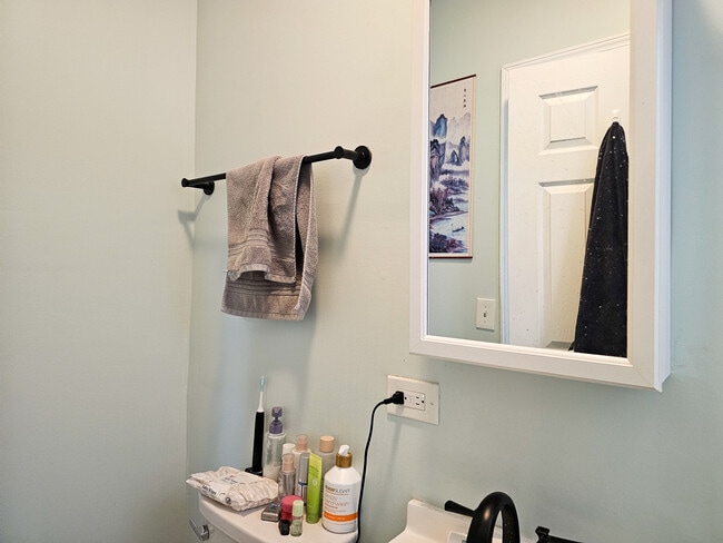 Building Photo - 4102 N Kedzie Ave