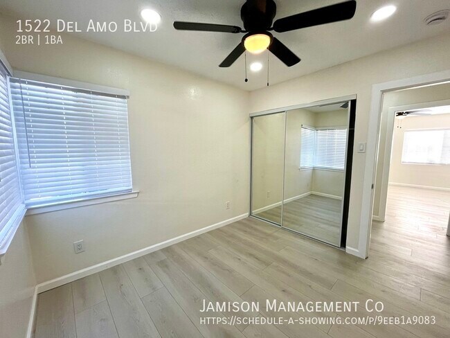 Building Photo - 1522 Del Amo Blvd