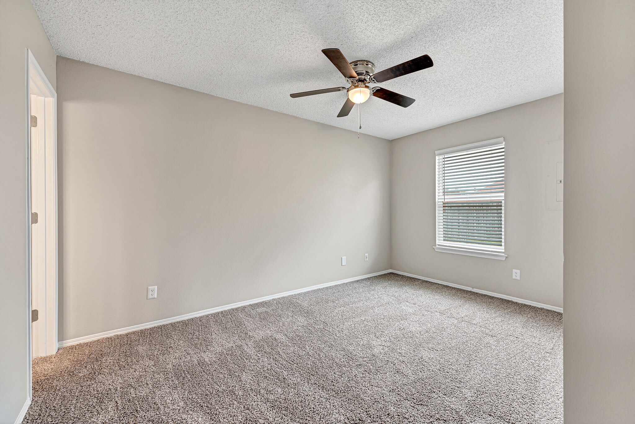 Building Photo - 4660 W Dover St