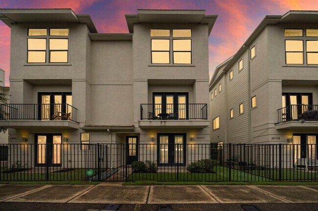 Building Photo - 2509 Garrow St