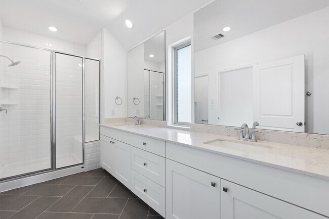 Building Photo - 4914 Chester Lk Ln