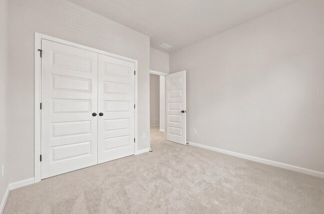 Building Photo - 605 Southwind Way