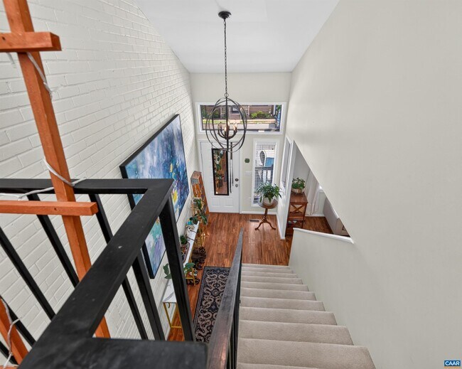 Building Photo - 227 Harvest Dr