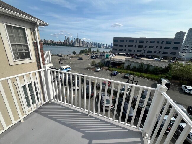 Building Photo - 7706 Marine Rd