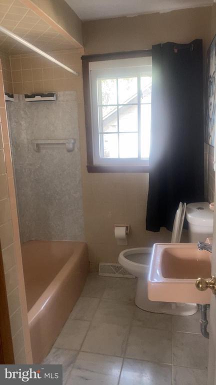 Building Photo - 307 Burlington Ave