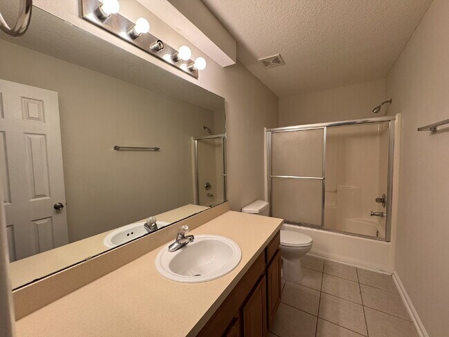 Building Photo - Spacious Townhome in North St. Augustine