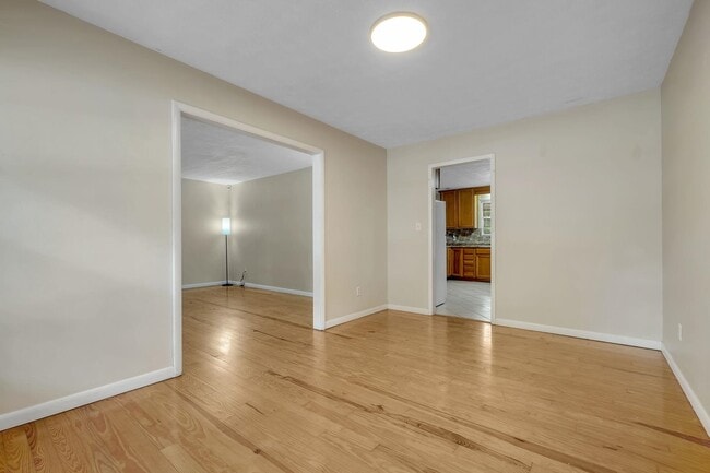 Building Photo - 2507 Waldemar Ln