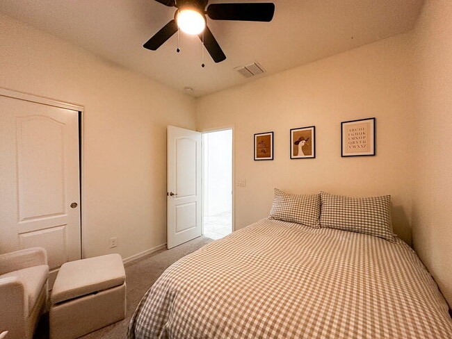 Building Photo - 41602 W Anne Ln