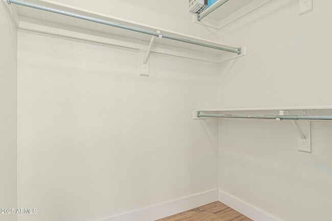 Building Photo - 602 W Canary Way