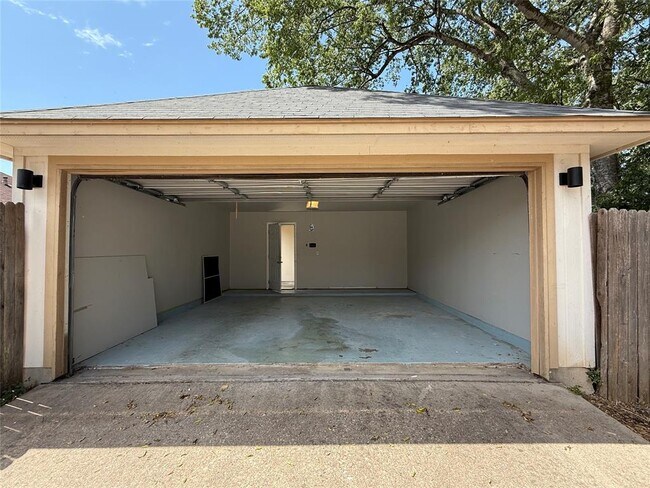 Building Photo - 14606 Deaf Smith Blvd
