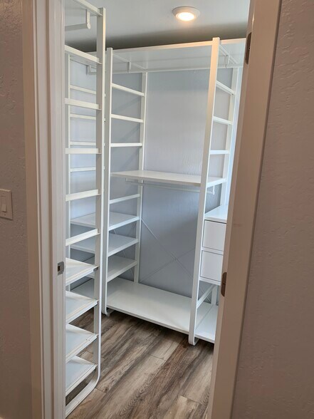 Walk in closet - 724 2nd Ave