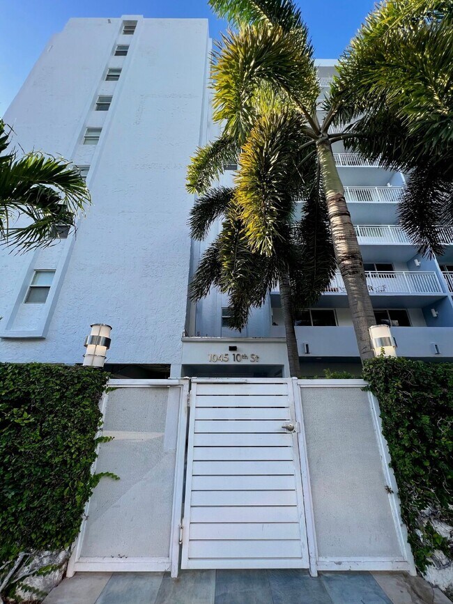 Building Photo - 1045 10th St