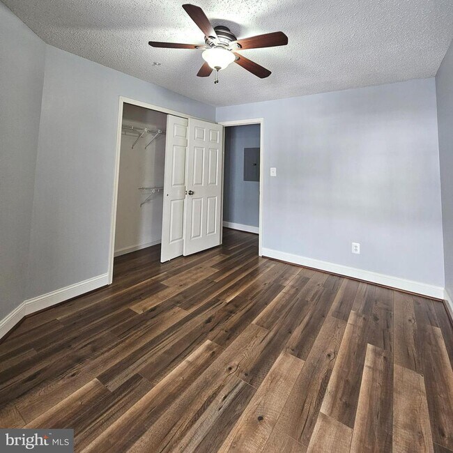 Building Photo - 7009 Birkenhead Pl