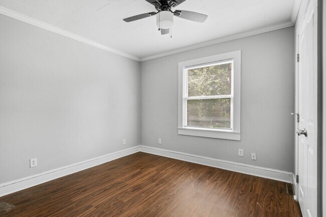 Building Photo - 4427 Northaven Dr