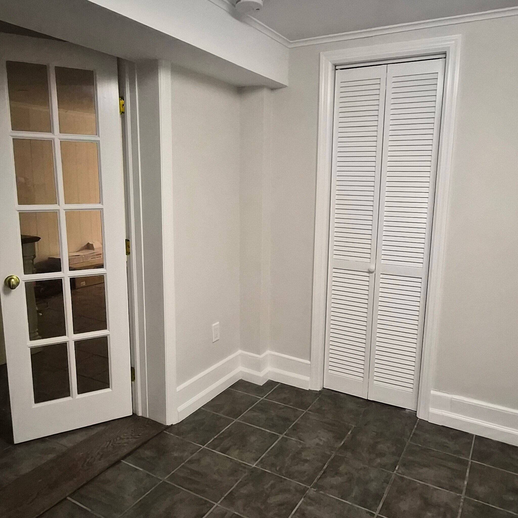 Bedroom w Walk in CLoset - 113 Shore Rd