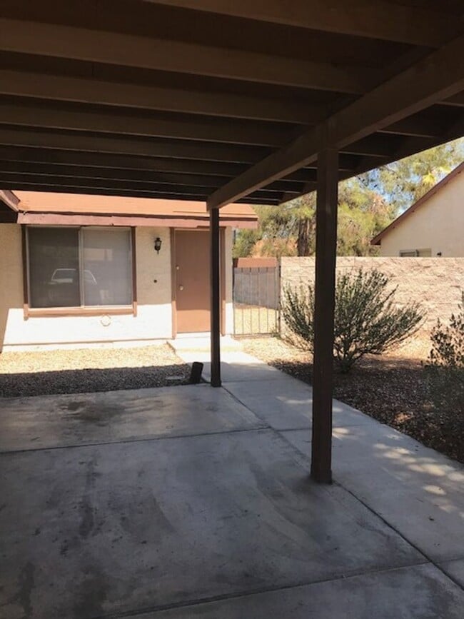 Building Photo - 4800 Woodlake Ave
