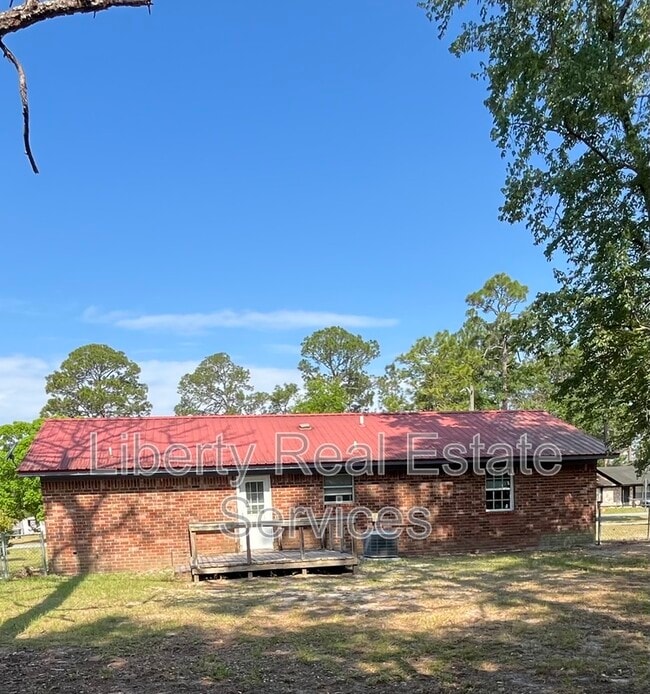Building Photo - 480 Elm St