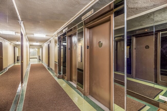 Building Photo - 102-45 62nd Rd