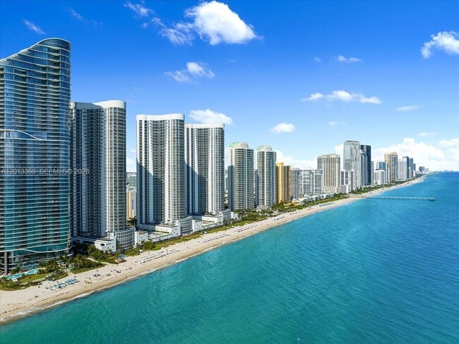 Building Photo - 15811 Collins Ave