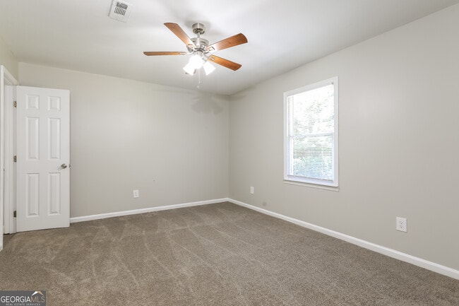 Building Photo - 374 Scott Blvd