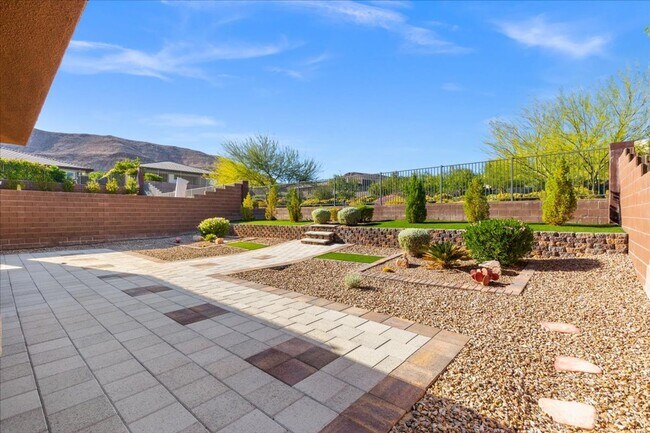 Building Photo - Lovely Home!