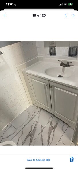 Building Photo - 5445 N California Ave