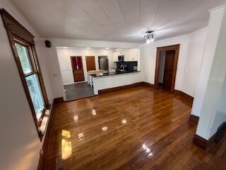Building Photo - 403 W Eleventh St