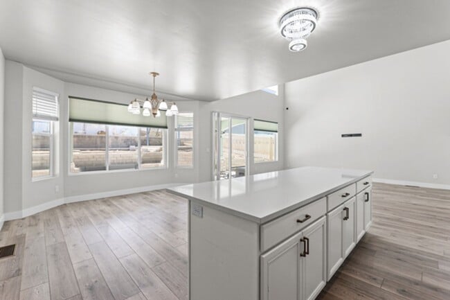 Building Photo - 2877 S Greenhead Dr
