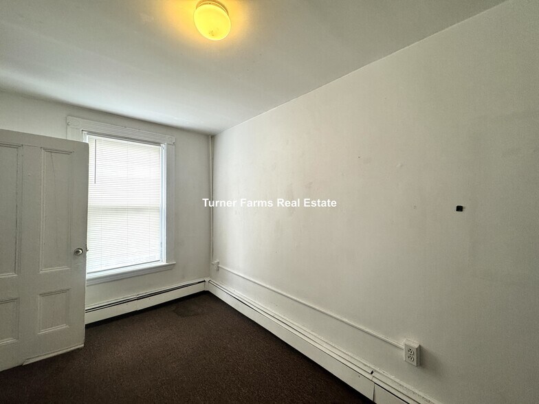 Building Photo - 8 Parker Hill Ave