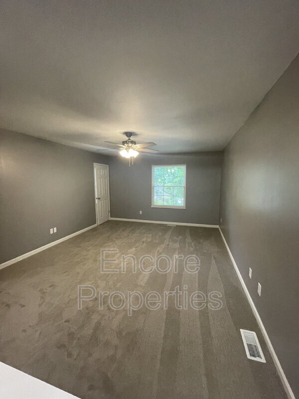 Building Photo - 211 Indigo Dr