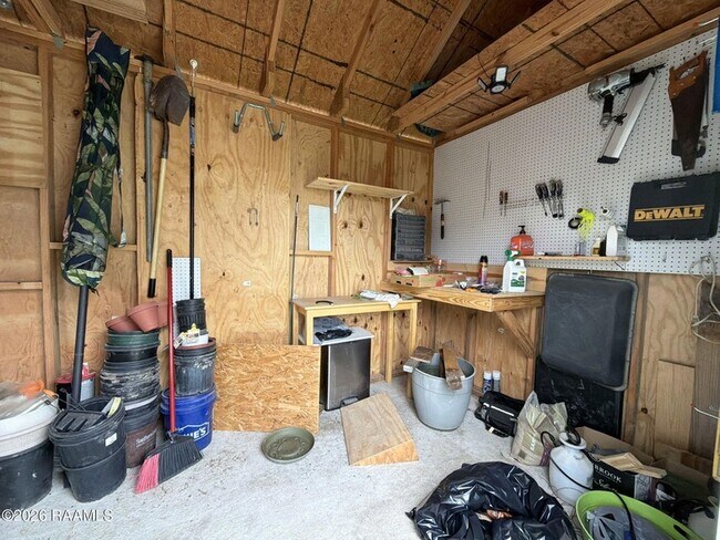 Building Photo - 202 Sparkling Meadows Ln