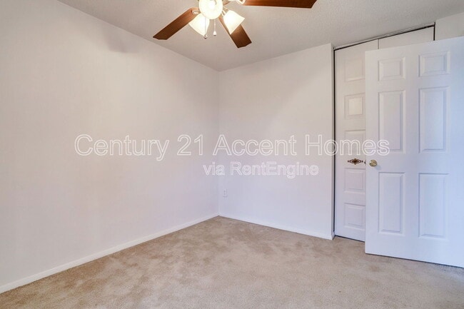 Building Photo - 5328 Larochelle Ct