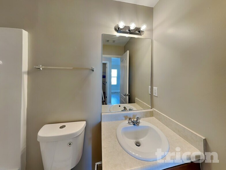 Building Photo - 287 Highland Falls Blvd