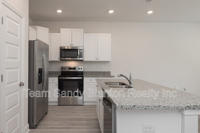 Building Photo - 8706 Meadow Flower Ln